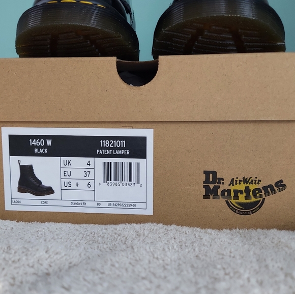 Dr. Martens Black Patent Leather Lace-Up Ankle Boots Women's Size 6 Brand New - Picture 2 of 16